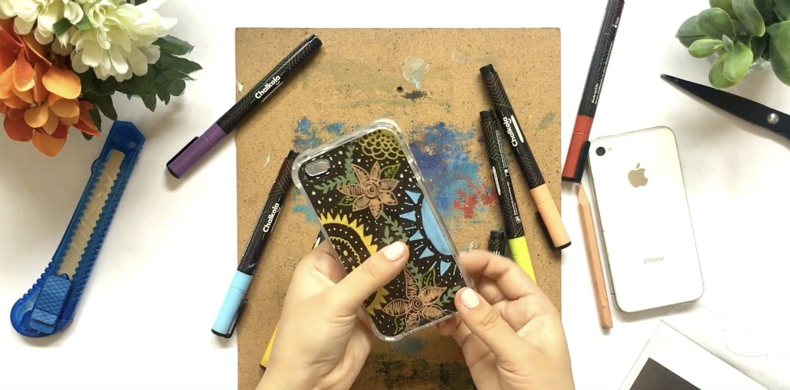 https://www.chalkola.com/cdn/shop/articles/how-to-make-your-own-diy-phone-case-using-chalk-markers-538131_64e60d38-76fc-4e9d-ab28-84aef26fc07e_1600x.jpg?v=1610701186